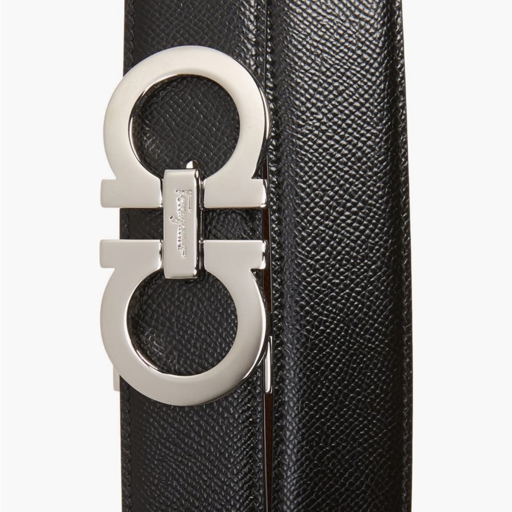 New Salvatore Ferragamo Reversible and Adjustable Gancini belt (blk and brwn) - Picture 12 of 14